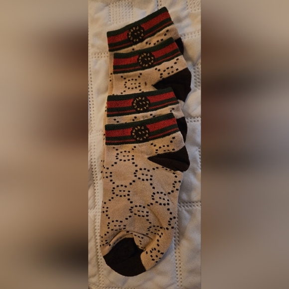 🌟NWOT Designer Patterned Womens And Men's Socks Set  Cream Brown-TWO PAIRS🌟 - Picture 3 of 3